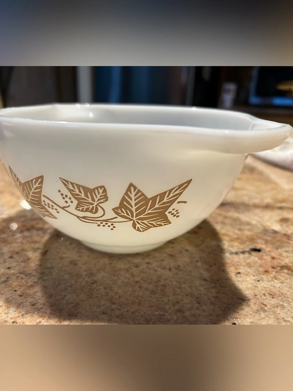 PYREX #441 TRADEMARK  1 1/2 PT Cinderella “Sandalwood Pattern” Mixing Bowl 1960.